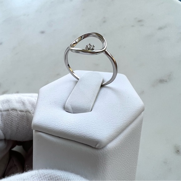 Sale $8 Firm! .925 Sterling Silver Round Ring with Cz - Picture 14 of 17